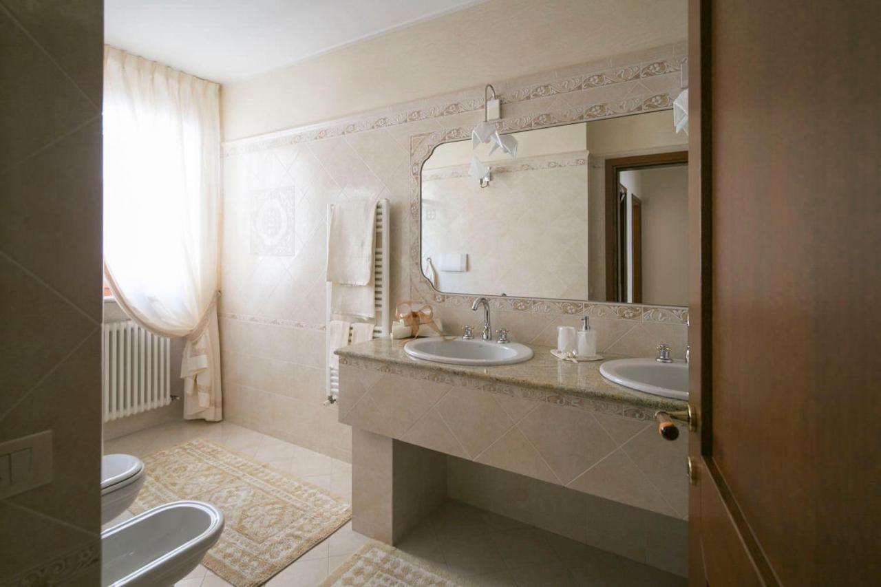 לינה וארוחת בוקר דסנזאנו דל גארדה La Casa Di Pimpi מראה חיצוני תמונה