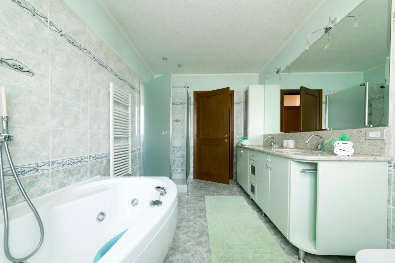לינה וארוחת בוקר דסנזאנו דל גארדה La Casa Di Pimpi מראה חיצוני תמונה