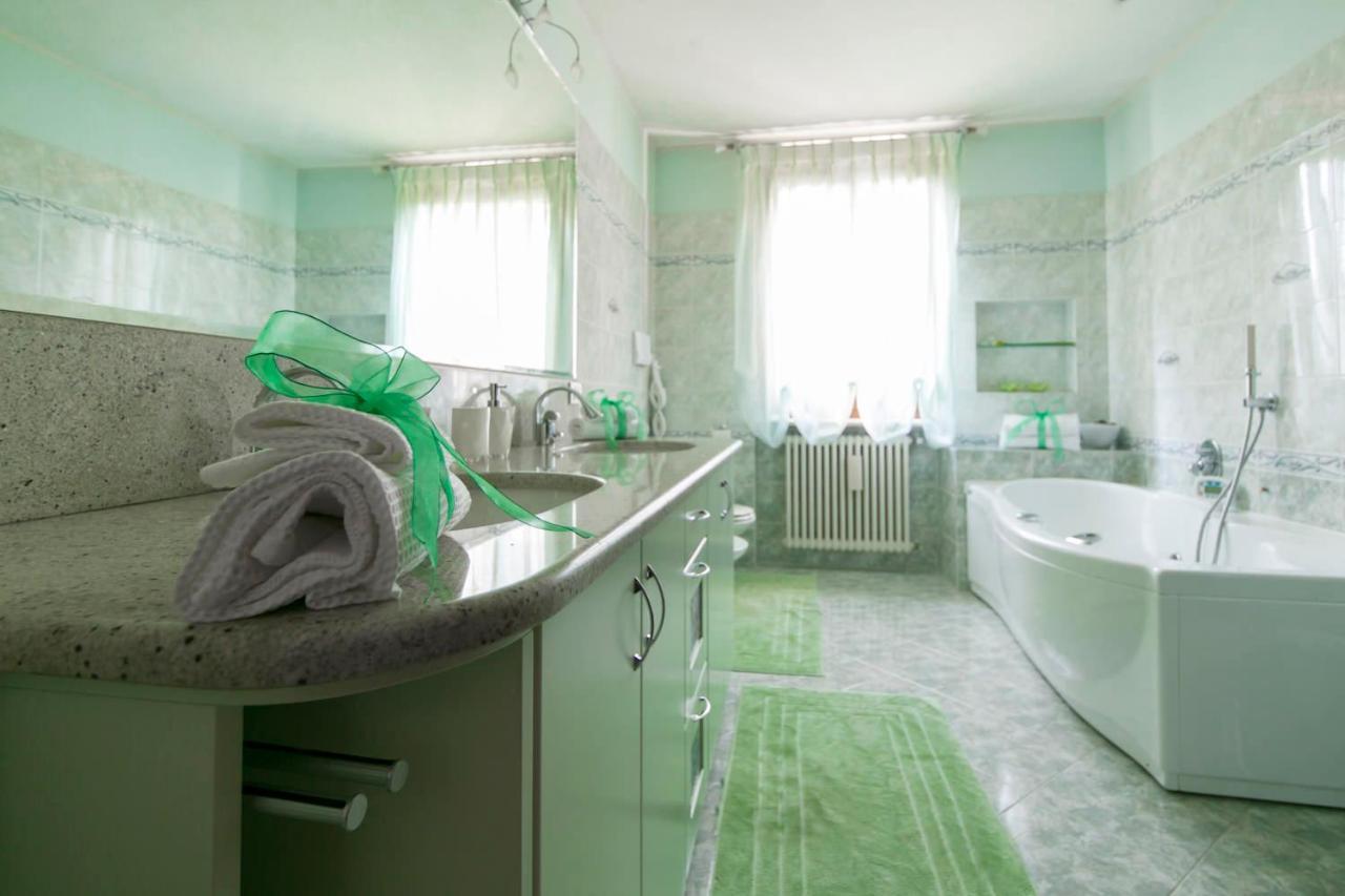 לינה וארוחת בוקר דסנזאנו דל גארדה La Casa Di Pimpi מראה חיצוני תמונה