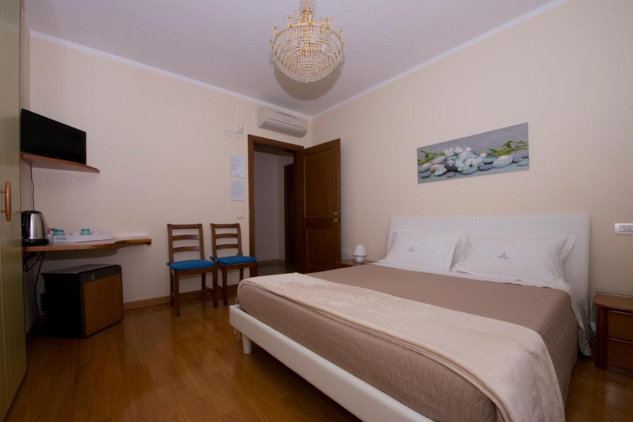 לינה וארוחת בוקר דסנזאנו דל גארדה La Casa Di Pimpi מראה חיצוני תמונה