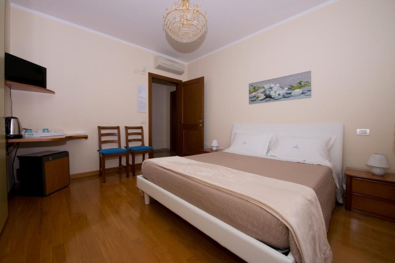 לינה וארוחת בוקר דסנזאנו דל גארדה La Casa Di Pimpi מראה חיצוני תמונה
