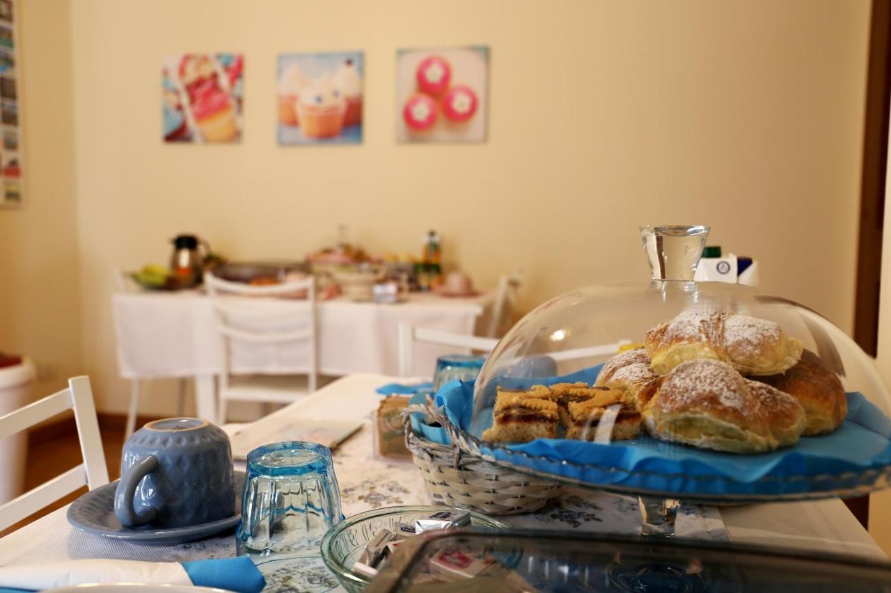 לינה וארוחת בוקר דסנזאנו דל גארדה La Casa Di Pimpi מראה חיצוני תמונה
